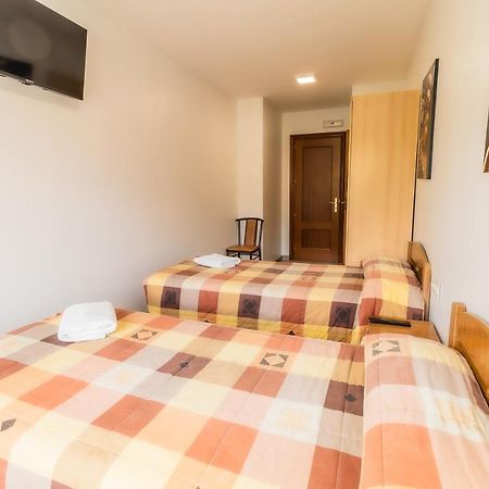 Hostal - Restaurante La Buena Villa by Vivere Stays Villalonquéjar Esterno foto