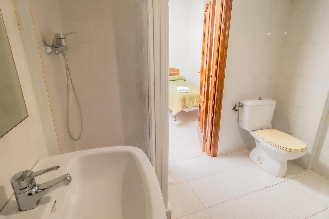 Hostal - Restaurante La Buena Villa by Vivere Stays Villalonquéjar Esterno foto