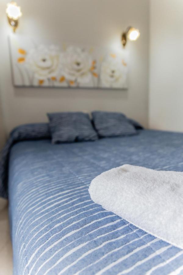 Hostal - Restaurante La Buena Villa by Vivere Stays Villalonquéjar Esterno foto