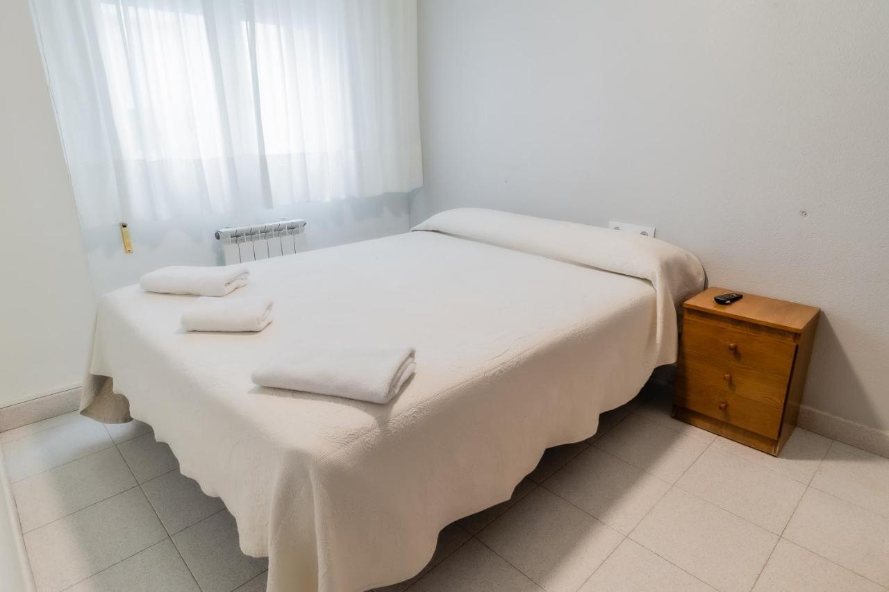 Hostal - Restaurante La Buena Villa by Vivere Stays Villalonquéjar Esterno foto