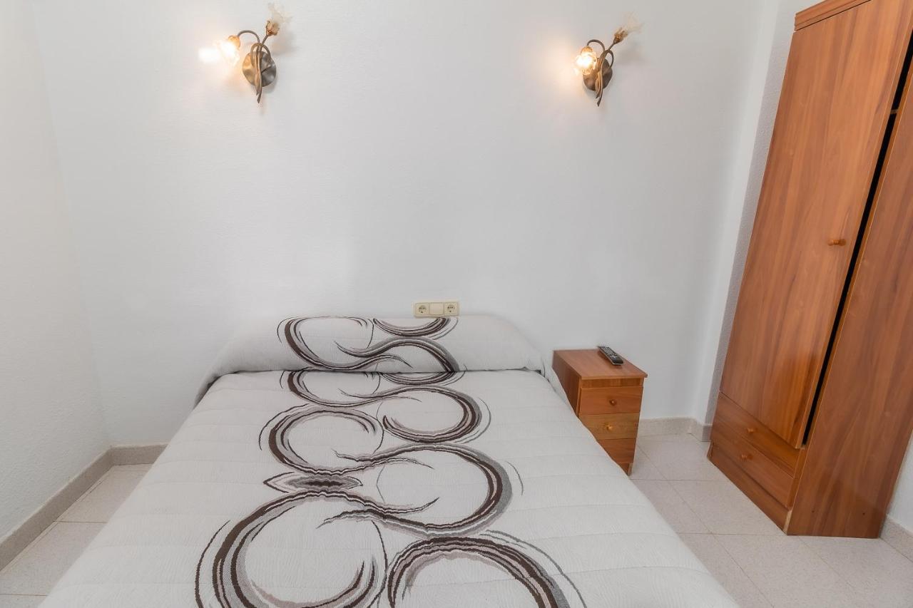Hostal - Restaurante La Buena Villa by Vivere Stays Villalonquéjar Esterno foto
