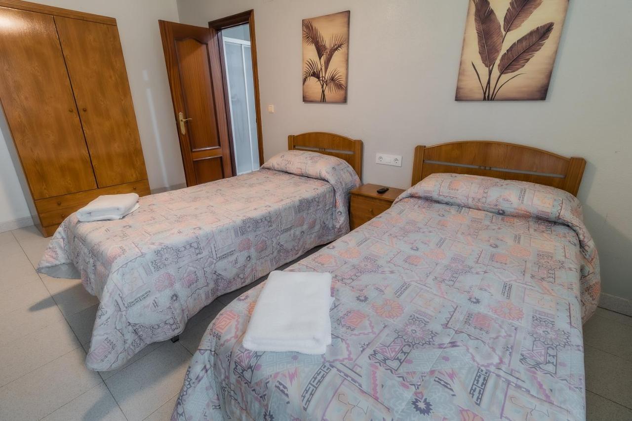 Hostal - Restaurante La Buena Villa by Vivere Stays Villalonquéjar Esterno foto